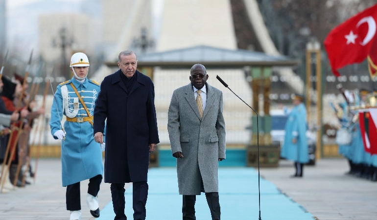 Erdoğan ile yürüyen Nijerya Cumhurbaşkanı Tinubu düştü! Sağlık durumu hakkında açıklama