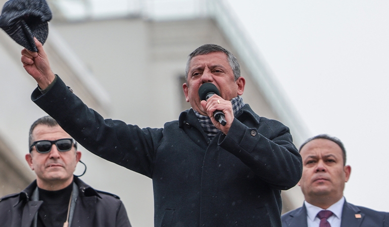 Özgür Özel’den ‘Maduro’ yorumu: Erdoğan Trump’ın darbesine tek kelime edemedi