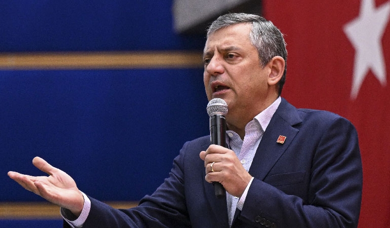 Özgür Özel’den Türk bayrağına saldırı sonrası açıklama