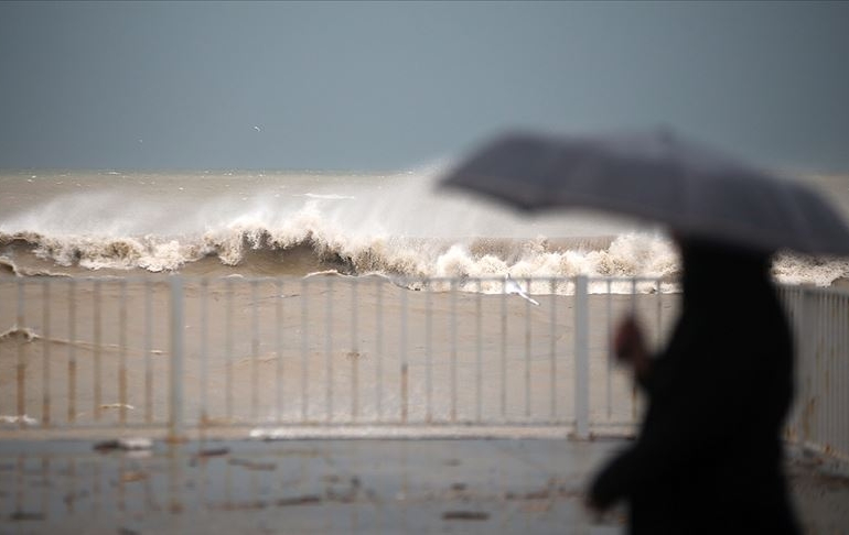 Meteoroloji uyardı: Kuvvetli yağış, fırtına ve çığ tehlikesi!