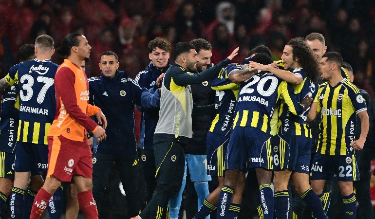 Fırtınalı derbide Süper Kupa Fenerbahçe’nin!