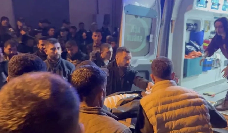 Tarsus’ta DEM Parti’nin izinsiz gösterisinin ardından havaya açılan ateş sonucu 1 Suriyeli öldü