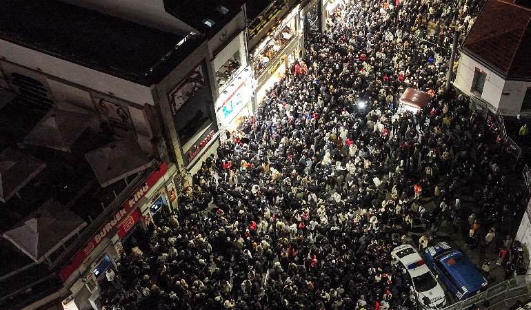 2026 coşkuyla karşılandı: İşte yurttan yeni yıl manzaraları