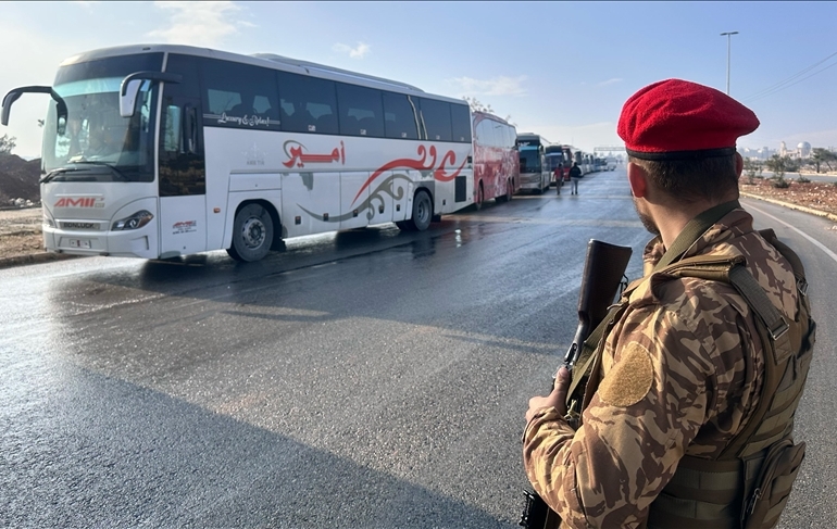 Halep’te son durum: YPG tahliye otobüslerine ateş açtı!