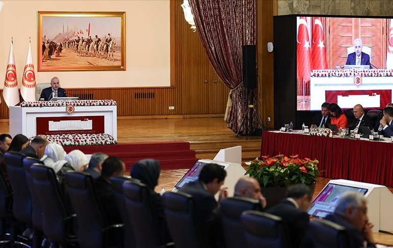 Bölücü komisyonun raporunda sona gelindi: Kurtulmuş parti temsilcileriyle görüşecek