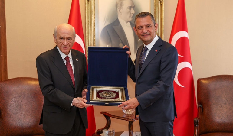 Bahçeli’den Özgür Özel’e telefon