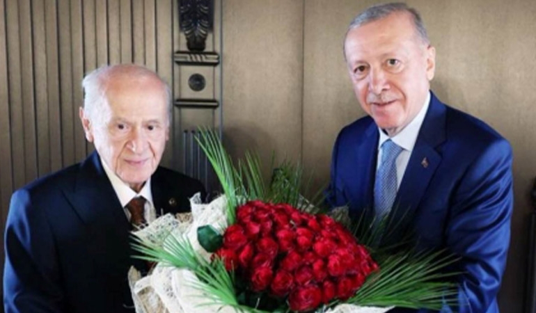 Bahçeli’den Erdoğan’a 72. yaş gününe özel 72 gül