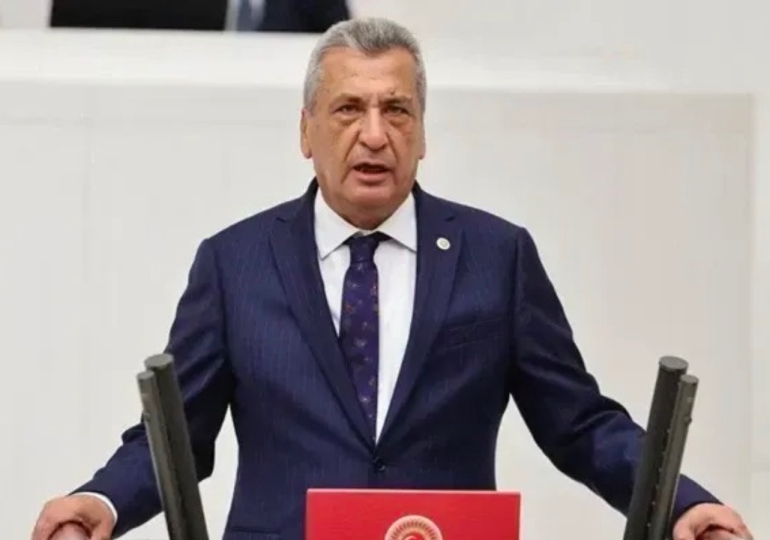 CHP’li Öztürkmen: Deprem suçlusunu vali yardımcısı kaçırdı… Soruşturma izni verilmedi!
