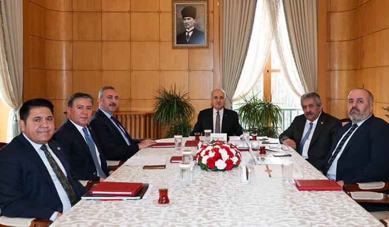 TBMM’de ‘rapor’ zirvesi: Numan Kurtulmuş, bölücü komisyonun temsilcileriyle görüştü