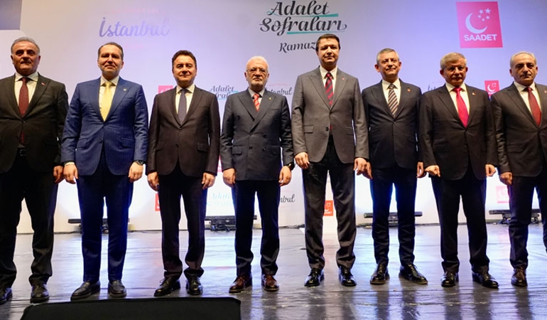 Liderler Saadet Partisi’nin iftarında buluştu: Ne mesaj verdiler?