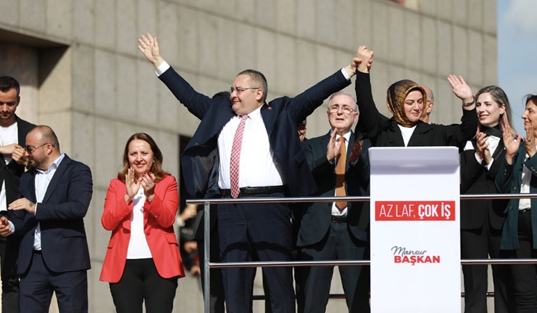 AKP’li isim tarih verdi: ‘Kaynağım çelik gibi’ diyerek CHP’li başkanın transferini ilan etti… ‘Dava’ vurgulu yanıt geldi
