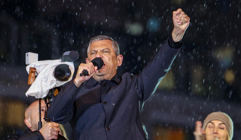 Özgür Özel’den ‘İBB davası’ iddiası… Yargılama 3 ay ertelenebilir