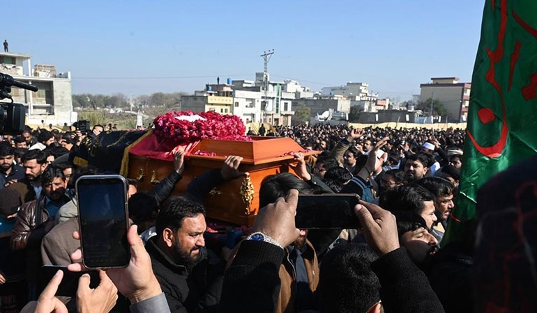 Pakistan’da camiye saldırıda can kaybı artıyor: IŞİD bağlantılı grup üstlendi