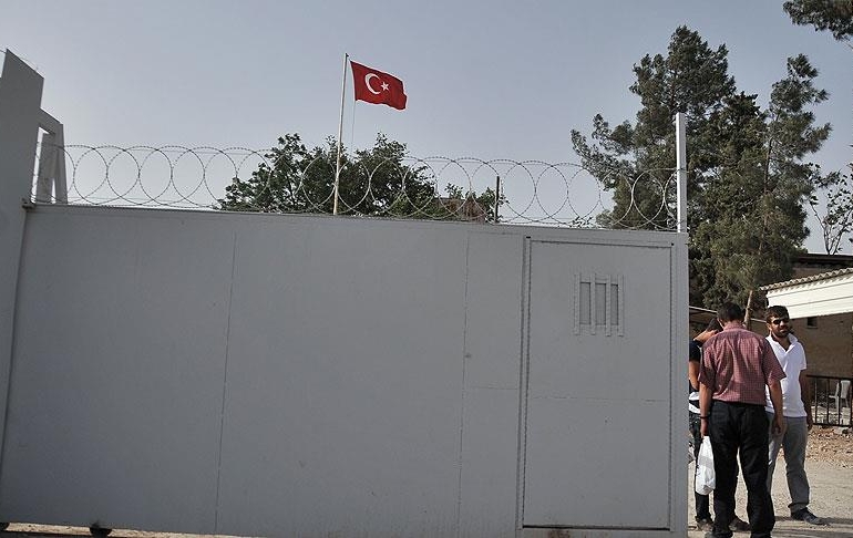 Mürşitpınar Sınır Kapısı açılmadı: Ayn el Arap’a giden 25 TIR’a izin verilmedi