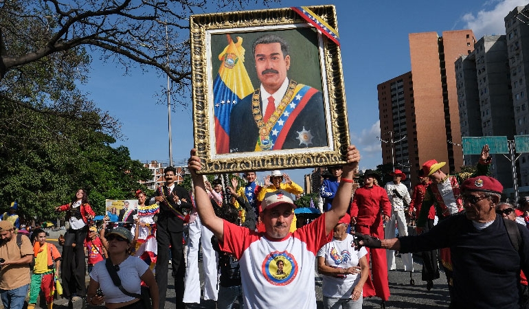 Venezuela halkından Maduro gösterisi