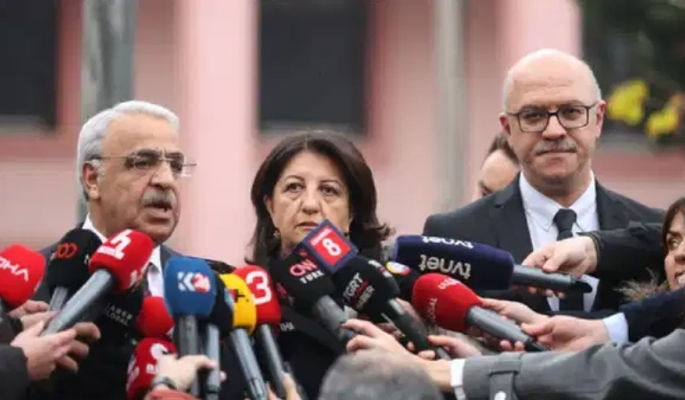 DEM Parti heyeti İmralı’ya gitti