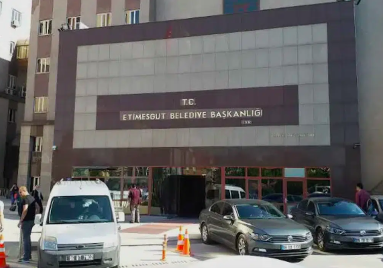 Etimesgut Belediyesi’ne soruşturma… Gözaltılar var! Başkan Erdal Beşikçioğlu’ndan ilk açıklama