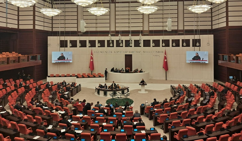 Tarikatların faaliyetleri araştırılsın önergesi AKP-MHP oylarıyla reddedildi