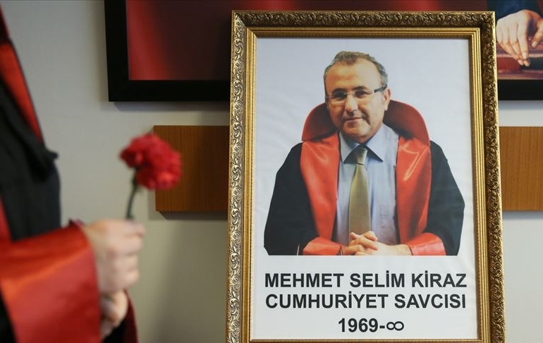 Şehit Savcı Mehmet Selim Kiraz için anma töreni… Adalet Bakanı Gürlek’ten ‘terörle mücadele’ mesajı