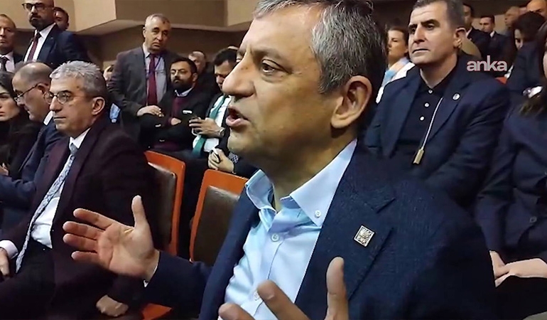 Özgür Özel’den İBB davası açıklaması: ‘Salonu germeye çalışan bir hakim var’