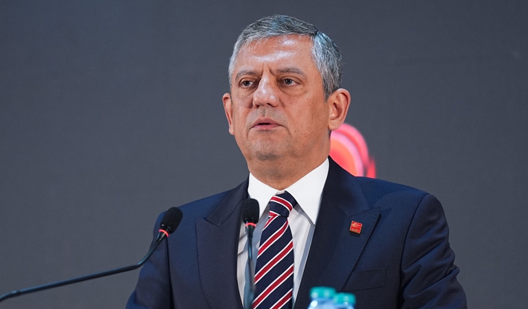 CHP MYK’da kritik gündem: Özgür Özel’den ‘mutlak butlan yok’ çıkışı… Mansur Yavaş’la görüşmenin perde arkası