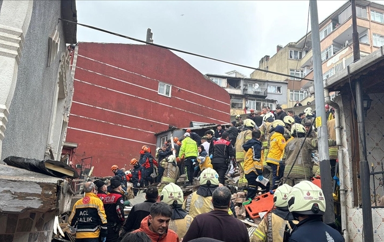 İstanbul Fatih’te 2 bina çöktü! Ölü ve yaralılar var