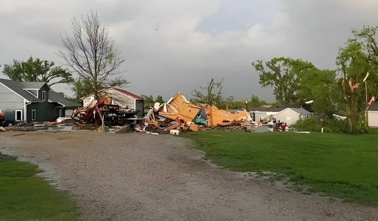 ABD’de hortum felaketi: Oklahoma’da evler yıkıldı, hava üssü kapatıldı