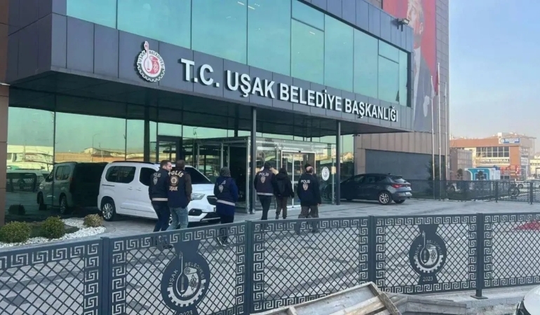 Uşak Belediyesi’ne ikinci dalga operasyon: Çok sayıda kişi gözaltında