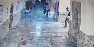 ŞANLIURFA'DA 16 KİŞİNİN YARALANDIĞI SALDIRI ANI GÜVENLİK KAMERASINA YANSIDI