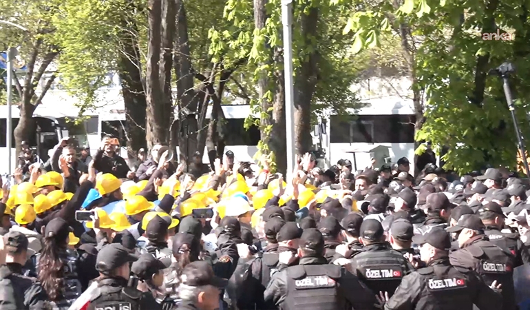 Açlık grevindeki madencilerin yürüyüşüne polis engeli: Ankaralıları Kurtuluş Parkı’na çağırdılar