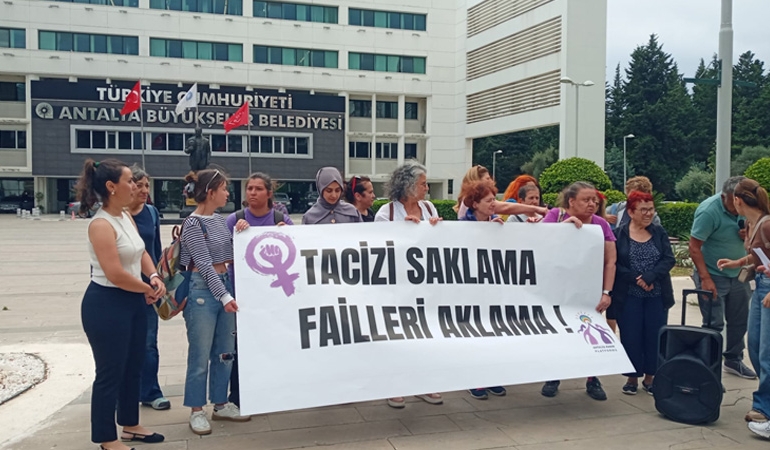 Kadınlardan CHP yönetimine taciz mektubu!