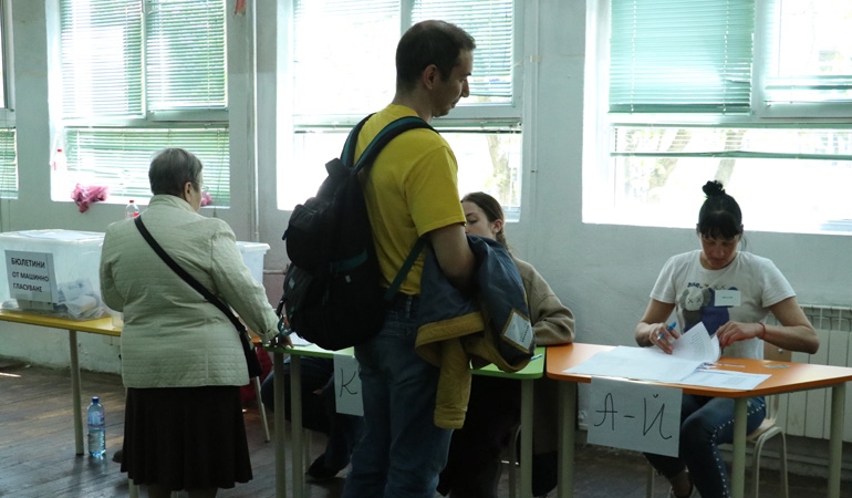 Bulgaristan’da seçimleri eski Cumhurbaşkanı Radev’in koalisyonu kazandı