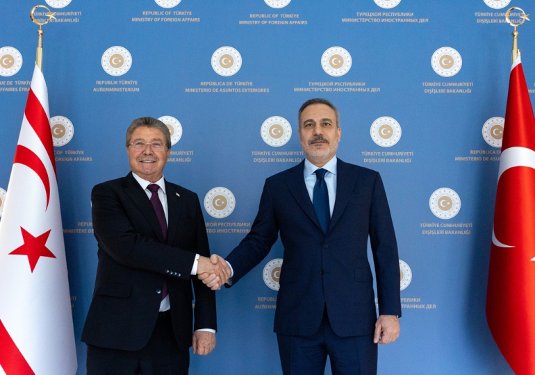 Hakan Fidan, KKTC Başbakanı Üstel ile görüştü