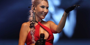 hande-yener-one