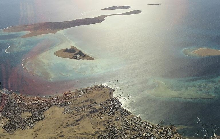 İsrail’in Lübnan’a saldırılarının ardından Hürmüz Boğazı’nda tanker trafiği durduruldu