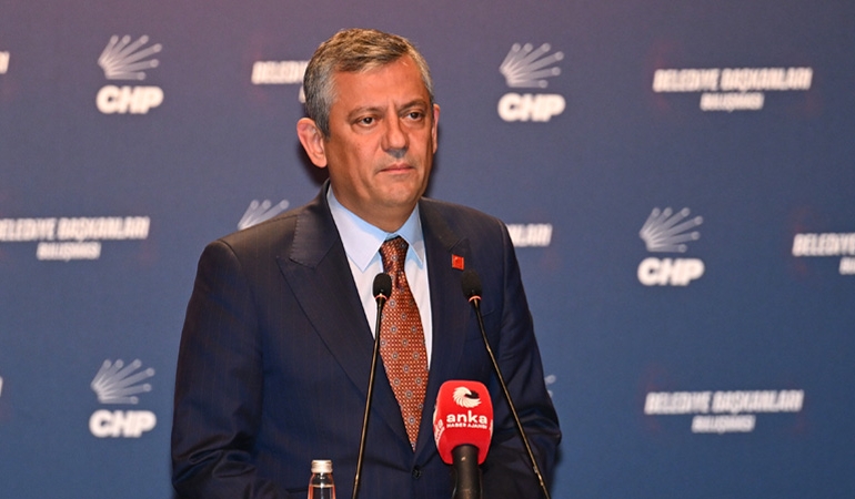 Özgür Özel ‘sine-i millet’ çağrılarına kapıyı kapattı: Milletin verdiği bayrağı asla bırakmayız