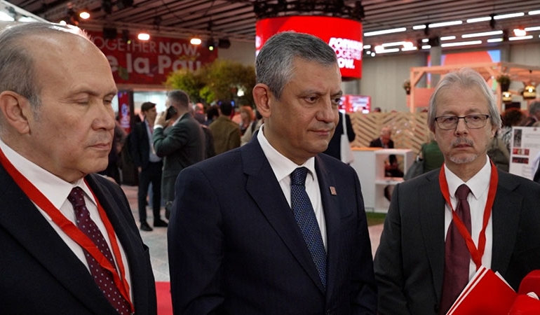 Özgür Özel’den Barselona’da ‘Tom Barrack’ çıkışı: ‘Persona non grata’ ilan ediyoruz