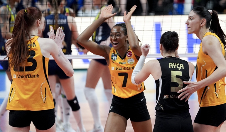 Sultanlar Ligi’nde şampiyon VakıfBank: Fenerbahçe’yi 3-2 ile geçtiler