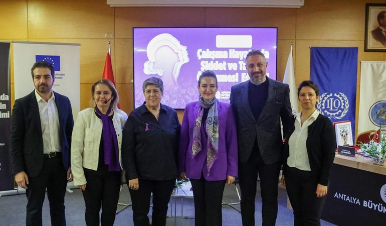 Kadına şiddetle mücadele fotoğrafta kaldı!