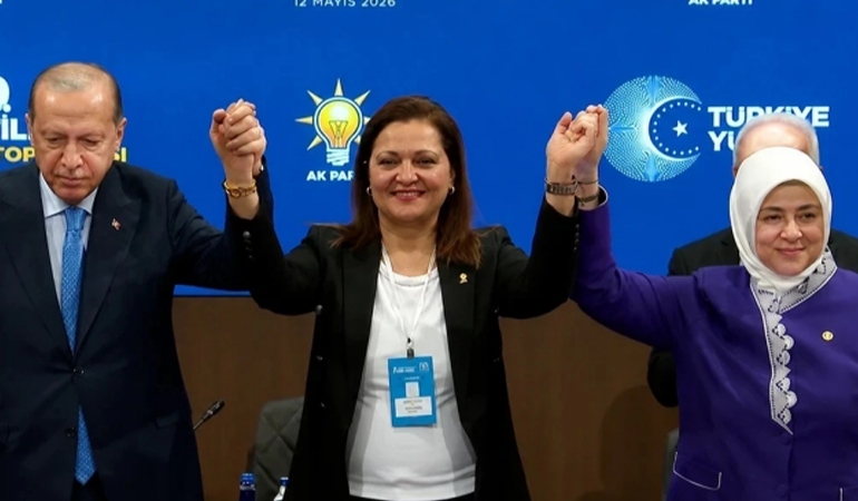 Burcu Köksal AKP’ye geçti