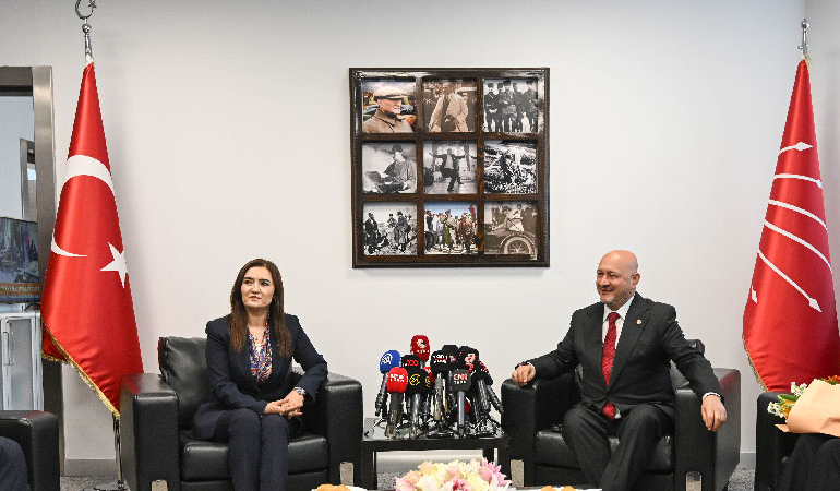 3 bayram sonra ilk: AKP ile CHP bayramlaştı