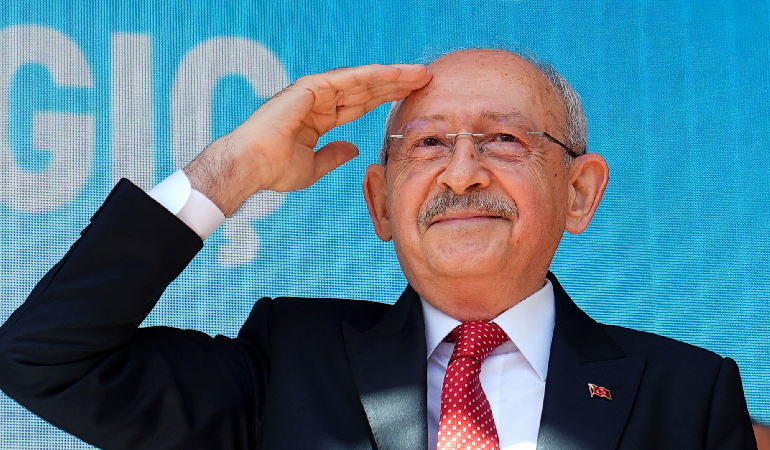 CHP’nin Instagram ve Facebook hesapları devredildi
