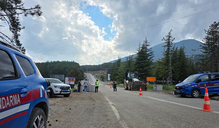 Restorana pompalı tüfekle ateş açtı: Çok sayıda ölü ve yaralı var
