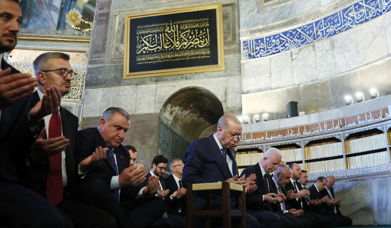 Erdoğan cuma namazını Ayasofya’da kıldı