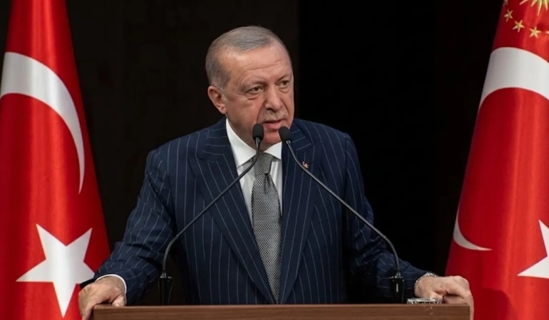 Erdoğan: Marjinal, cahil bazı fosiller çıkıyor ve başörtülüye kin kusuyor