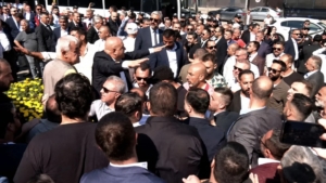 Gözler CHP grup toplantısında… TBMM’de önünde gerginlik çıkt