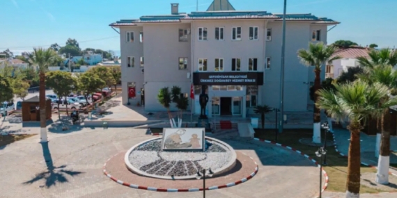 Seferihisar Belediyesi’ne operasyon: Başkan Yardımcısı dahil 6 kişi gözaltına alındı