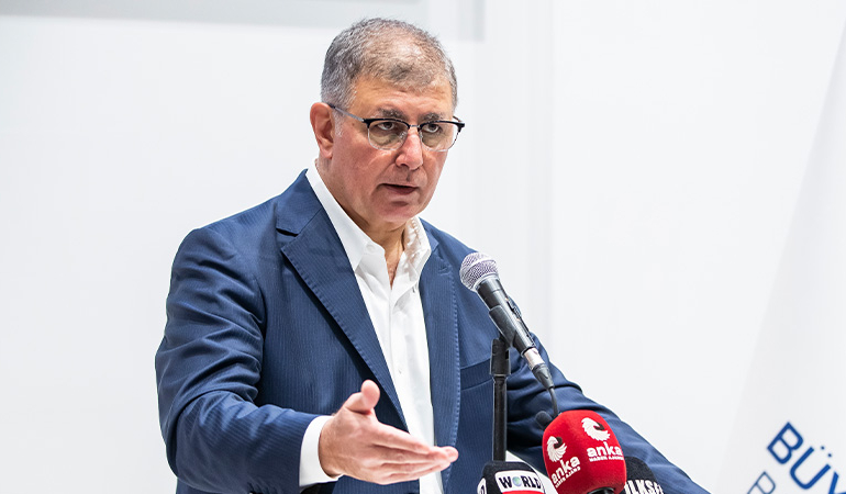 İzmir Büyükşehir Belediye Başkanı Cemil Tugay, CHP’den istifa etti