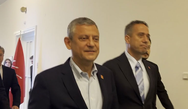Özgür Özel ‘grup toplantısı’ kararını açıkladı