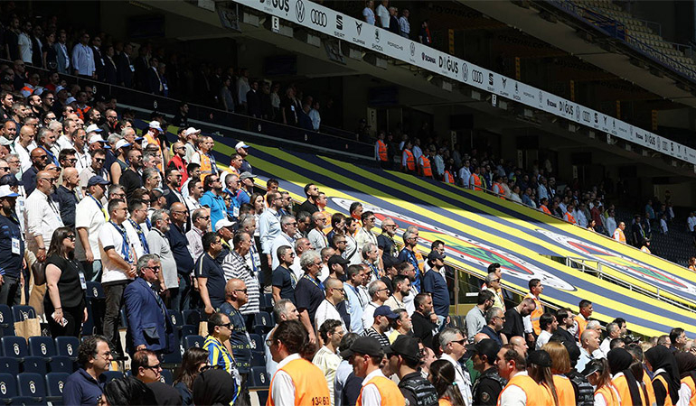Fenerbahçe’de kongre gergin başladı